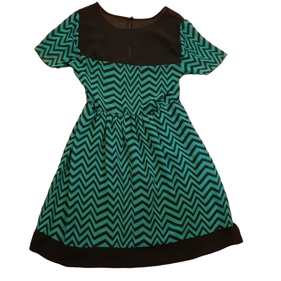 Enfocus Studio Chevron print green black dress size 8 - Picture 4 of 4